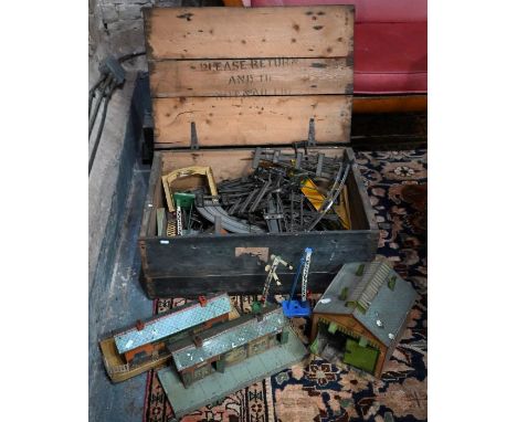 Two vintage Hornby tinplate O gauge Pullman carriages - Grosvenor and Montana, to/w six other goods wagons, all a/f and a vin