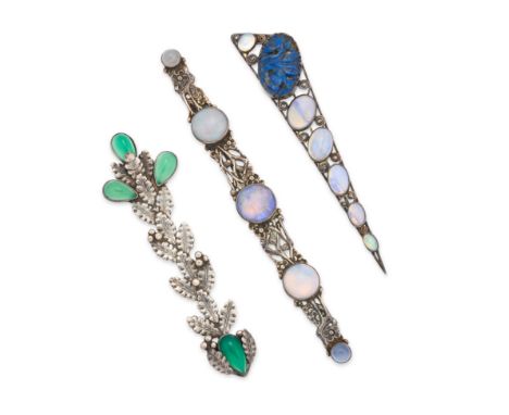 Three Arts &amp; Crafts brooches,&nbsp;comprising: a silver bar brooch in the form of oak leaves and berries with collet set 