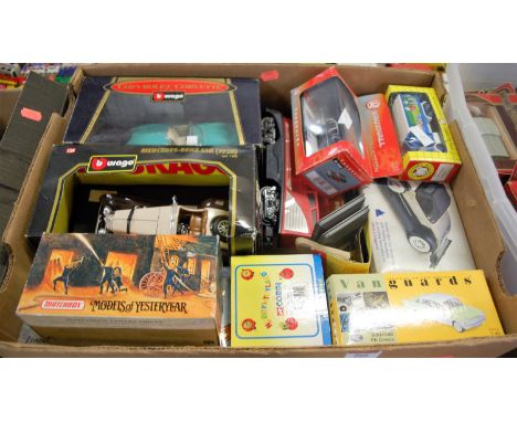 A box of mixed boxed diecast to include Bburago Chevrolet Corvette, Mercedes Benz SSK, Matchbox Models of Yesteryear etc