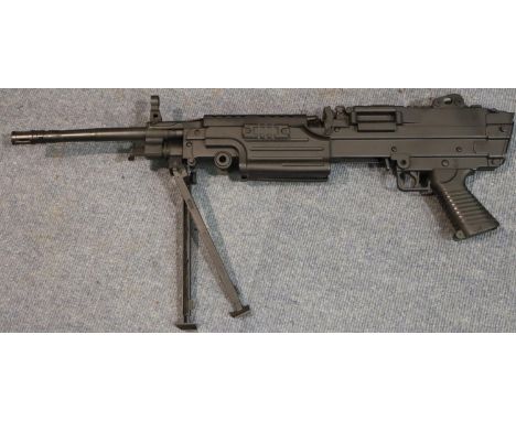 Plastic replica M249 light machine gun. P&amp;P Group 3 (£25+VAT for the first lot and £5+VAT for subsequent lots) 