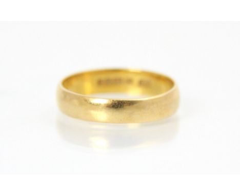 A 22ct yellow gold wedding band, stamped 'SH' Birmingham possibly 1926, 4gms, ring size R