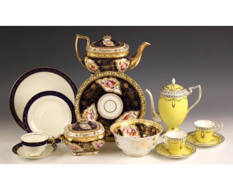 A collection of tea wares, 19th century and later, comprising: a Coalport porcelain teapot and cover, circa 1814, in the 'Lon