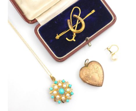 A selection of jewellery, including a yellow metal horseshoe brooch, stamped 9ct to reverse, within an associated fitted box,