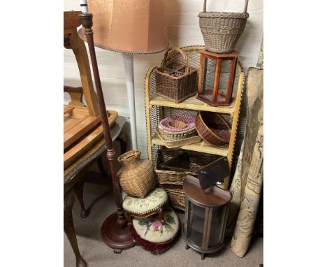 A wicker folding shelf unit together with a selection of wicker items, 2 standard lamps and small furniture items.