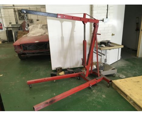 A manual operated hydronic 2ton engine hoist maker Sealey model number PH20.v4 NO RESEVE Buyer to collect.