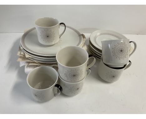 An extensive Noritake Tea and dinner service, Wild Ivy pattern.