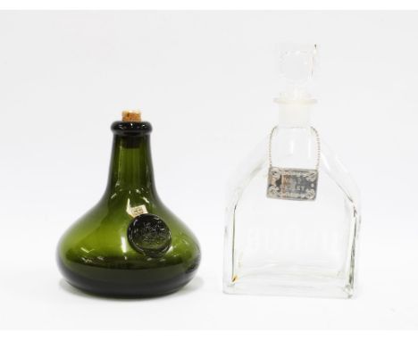Caithness Glass onion shaped wine bottle and a Scotch Malt Whisky Decanter and stopper with Malt Whisky decanter label (2) 