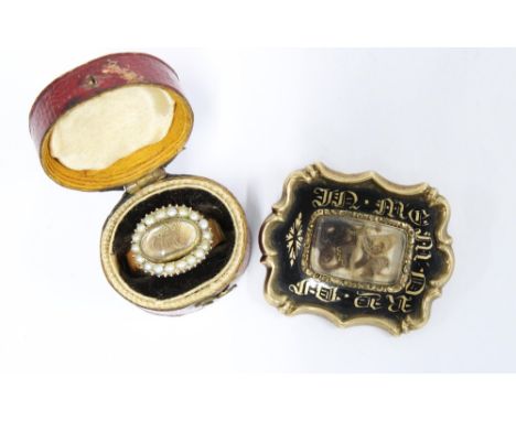 19th century gold and seed pearl mourning ring with glazed panel containing hair, the inner inscribed 'Janet Kidson died Aug.