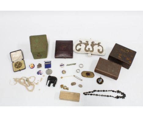 Vintage costume jewellery, various badges and lapel pins to include a WWII Hospitals Emergency Services enamel badge, jewelle