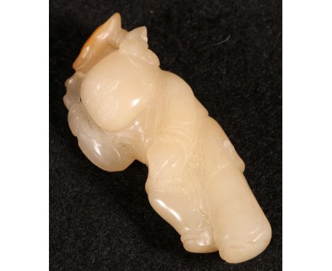 Carved jade figure of a man, 6.5cm long
