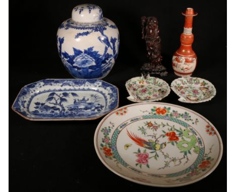 Group of oriental ceramics including ginger jar and cover with four character mark to the base, pair of Chinese famille rose 