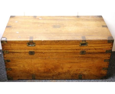 19th century brass mounted camphorwood trunk, 107cm long CONDITION REPORT: 51cm high, 105cm wide, 52cm deep
New interior lini