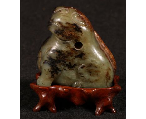 Carved mottled green jade cat on stand, 7cm tall CONDITION REPORT: Half moon fissure on the chest
Hole through body evident f