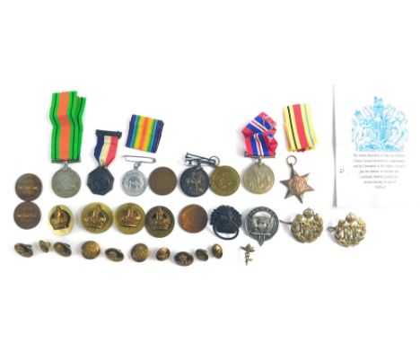 Various medals, military buttons, etc., a World War I Campaign and Victory medals, each similarly marked 1565 GNR G A Reed R 