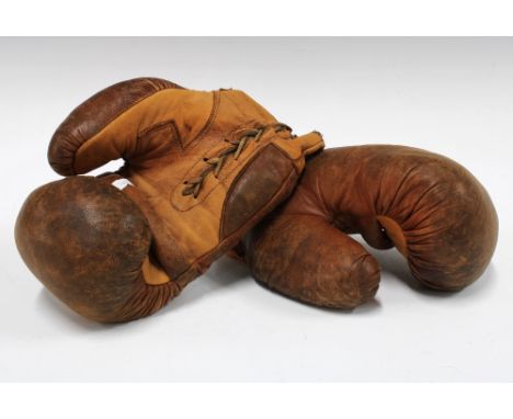Pair of vintage leather boxing gloves, 17 x 24cm