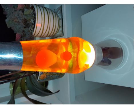 Mathmos lava lamp, 44cm assembled, together with a Czech art glass bowl (2)
