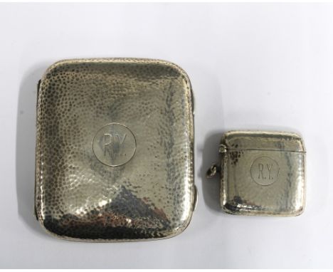 An Edwardian silver cigarette case, and matching silver vesta case Birmingham 1905 / 06 (2)