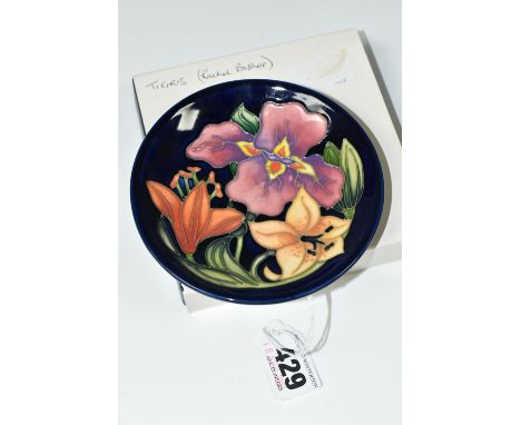 A BOXED MOORCROFT POTTERY 'TIGRIS' PATTERN PIN DISH, a Moorcroft Collectors Club piece, with tube lined pink and orange flowe