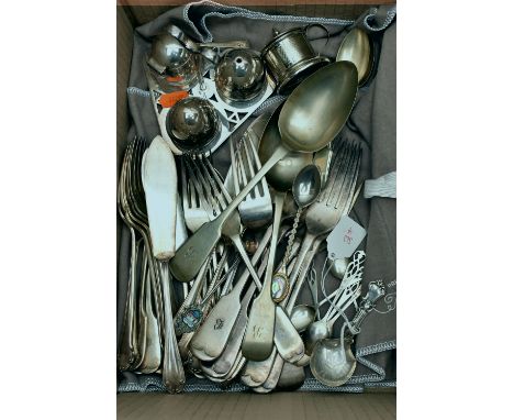 A VICTORIAN SILVER CADDY SPOON BY GEORGE UNITE, A SET OF SILVER COFFEE SPOONS AND A SMALL BOX OF SILVER PLATE, the caddy spoo