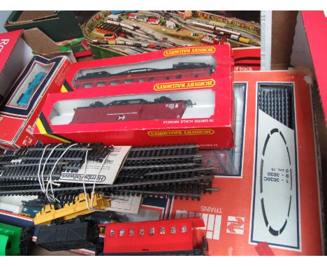 A Lima 'HO' Gauge Train Set, comprising of Class 33 Diesel Locomotive, R/No. D6524, BR blue, three Inter-City Eight Wheeled C