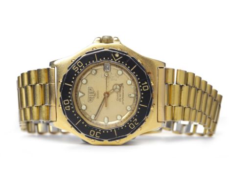 GENTLEMAN'S HEUER 3000 GOLD PLATED QUARTZ WRIST WATCHthe round gold coloured dial with applied dot and arrow hour markers, da