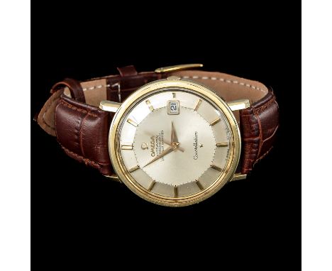 Automatic chronometer 36 mm. in diameter with leather band.