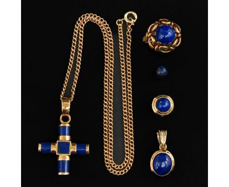Including necklace 42 cm. long earrings pendant and ring ring size 17 including 14KG.