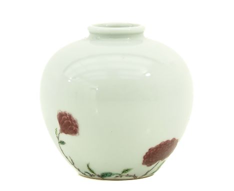 Floral decor, Kangxi mark, 9 cm. tall. 