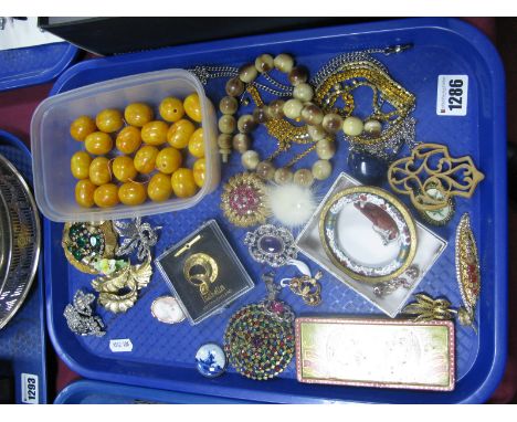 A Mixed Lot of Assorted Vintage and Later Costume Brooches, including a Delft blue and white brooch, a decorative slave style