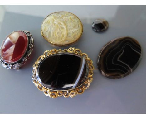 A Victorian Banded Agate Brooch, Chinese mother of pearl brooch, etc