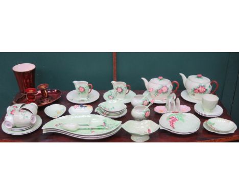 LARGE PARCEL OF CARLTONWARE CERAMICS 