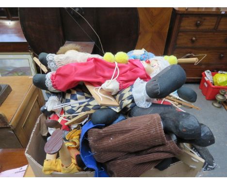 PARCEL OF VARIOUS VINTAGE WOODEN MARIONETTE PUPPETS
