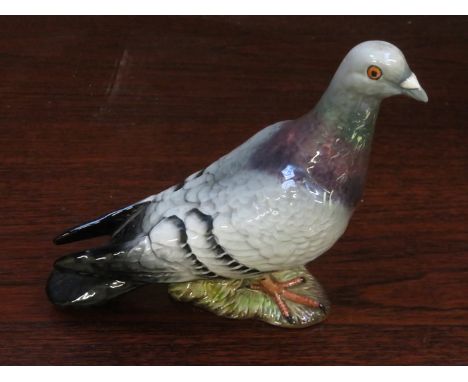 BESWICK GLAZED CERAMIC PIGEON, No1385