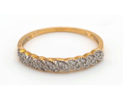 9K YELLOW GOLD DIAMOND HALF ETERNITY RING, APPROX 0.10CT DIAMONDS, 1.4G SIZE R 