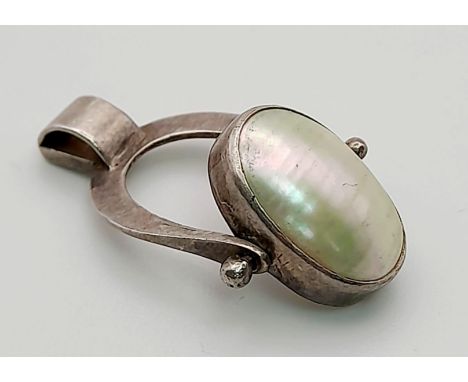 Sterling Silver Mother of Pearl Set Spinning Pendant 5.2g 