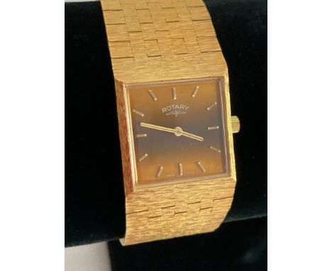 Vintage ROTARY ladies midi size wristwatch in gold tone with wide gold tone brickwork bracelet. Manual winding. Full working 