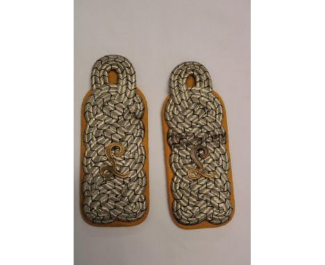 A rare pair of First War German Major's embroidered epaulettes for the Zeppelin section