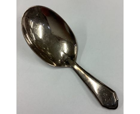 A silver caddy spoon. Birmingham. By Mappin & Webb. Approx. 15 grams. Est. £20 - £30.