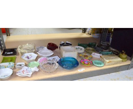 An onyx cigarette box and lighter, together with an assortment of various glass, onyx and ceramic ashtrays.