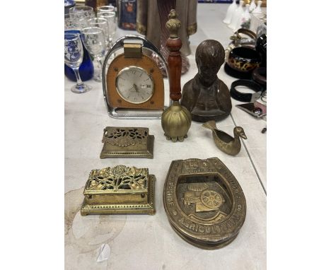 A VINTAGE CLOCK IN A STIRRUP, TWO BRASS STAMP BOXES, A CHESHIRE AGRICULTURAL SOCIETY HORSESHOE DOOR KNOCKER, BELL, ETC 