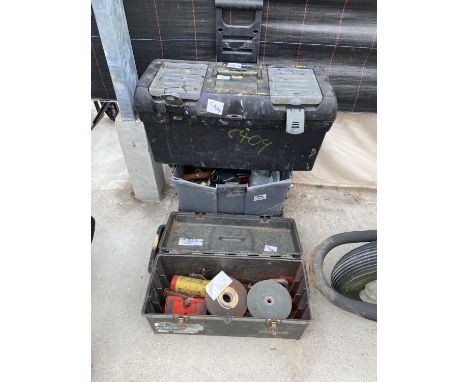 AN ASSORTMENT OF ITEMS TO INCLUDE TOOL BOXES AND TOOLS 