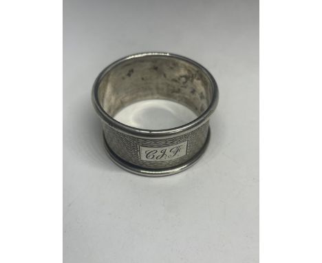 A BOXED HALLMARKED SHEFFIELD SILVER NAPKIN RING 