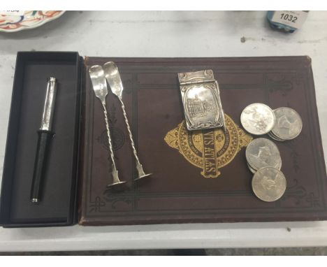 A MIXED LOT TO INCLUDE A COLLECTION OF TOKENS DEPICTING QING DYNASTY EMPERORS, A WHITE METAL ART NOUVEAU STYLE NOTE BOOK AND 