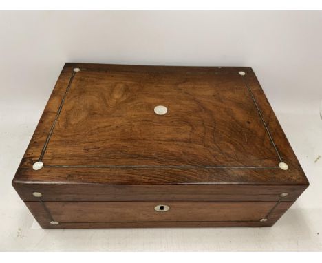 AN ANTIQUE ROSEWOOD JEWELLERY BOX WITH MOTHER OF PEARL INLAY 