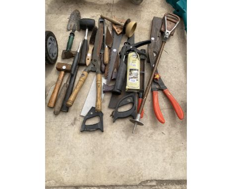 AN ASSORTMENT OF TOOLS TO INCLUDE HAMMERS, SAWS AND A STICK SEAT ETC 