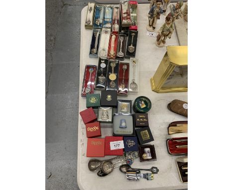 A COLLECTION OF BOXED SOUVENIR TEASPOONS PLUS A QUANTITY OF BOXED THIMBLES TO INCLUDE SPODE, PORTMEIRION, WEDGWOOD, ETC 