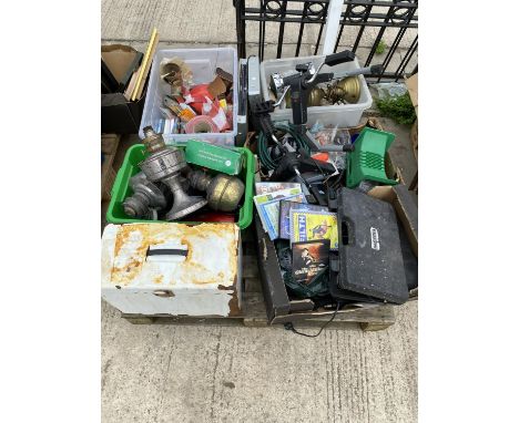 AN ASSORTMENT OF HOUSEHOLD CLEARANCE ITEMS TO INCLUDE OIL LAMPS AND TOOLS ETC 