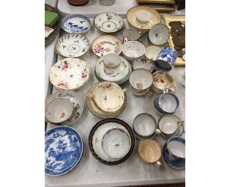 A LARGE QUANTITY OF EARLY 19TH CENTURY TEABOWLS, CUPS AND SAUCERS - SOME A/F 