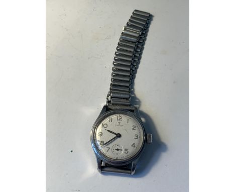 A VINTAGE TISSOT WRIST WATCH SEEN WORKING BUT NO WARRANTY 