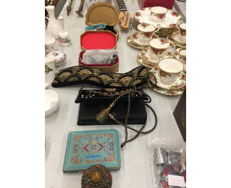 A MIXED LOT TO INCLUDE TWO PAIRS OF VINTAGE FOLDING SPECTACLES, VINTAGE BUTTONS, A VELVET BAG AND CUMERBUND, METAL TRINKET BO